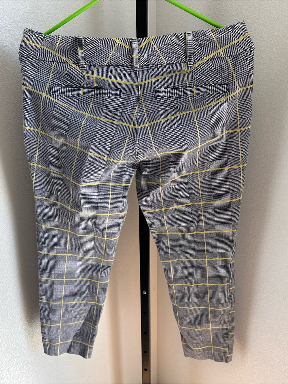 New York and company size 6 stretch pants - Picture 3 of 3
